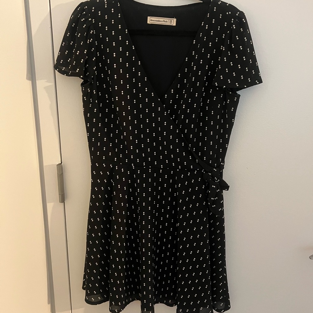 Abercrombie & Fitch Black and White Flutter Sleeve Mini Dress
